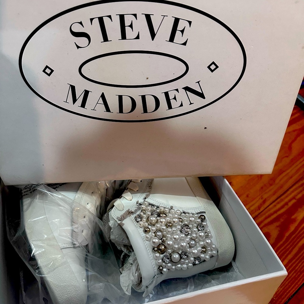 Steve Madden Bayside Sneaker-high top, embellished with pearls, never worn.